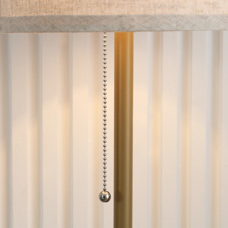 HOMCOM Lampa Stojąca, Elegancka Lampa Podłogowa ze Stali z Abażurem z Tkaniny, Lampa do Salonu, Przełącznik na Łańcuszku, Złoto+Biały