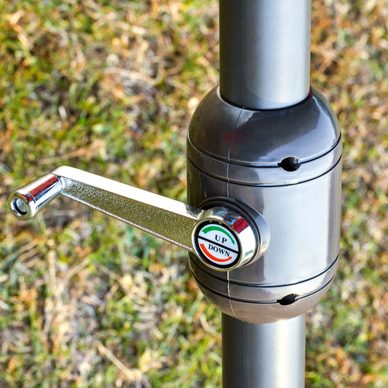 XXL-Gartenschirm, großer Sonnenschirm 4,6L x 2,7B x 2,4H m, Kurbelöffnung und -schließung, Stahl, hochdichtes Polyester, Gewichtssäcke und Sonnenschirmsockel inklusive, Creme