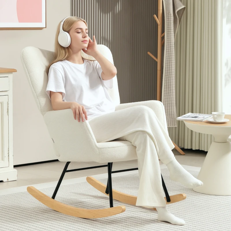 HOMCOM Fauteuil à Bascule en Aspect Berbervlies avec Accoudoirs, Fauteuil Ergonomique avec Patins en Bois, pour Salon, Chambre à Coucher, Blanc