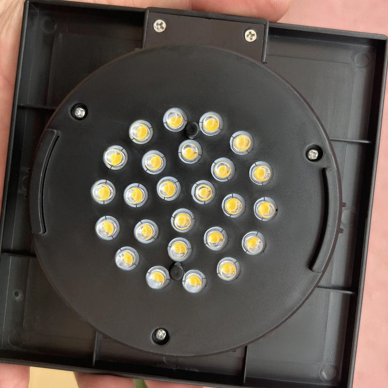 Outsunny Lampadaire d'extérieur solaire en résine tressée luminaire LED de jardin en acier marche/arrêt automatique