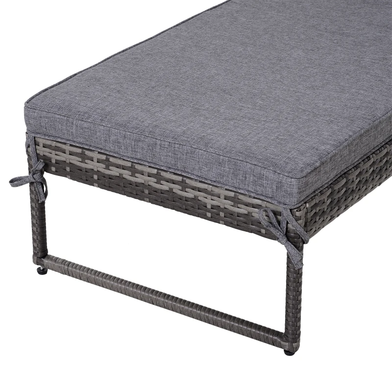 Outsunny Conjunto de 2 Tumbonas de Jardín con Cojines Acolchados Ratán con Mesa Auxiliar para Piscina o Terraza Carga 160kg 195x60x86 cm Acero Gris