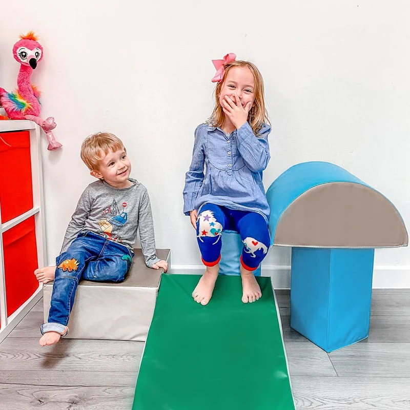 HOMCOM Set Costruzioni Morbide per Bimbi 1-3 Anni con 5 Blocchi Colorati, Set da Gioco Blocchi Morbidi per bambini in Finta Pelle e Schiuma, Marrone, Cachi, Blu, Verde e Celeste