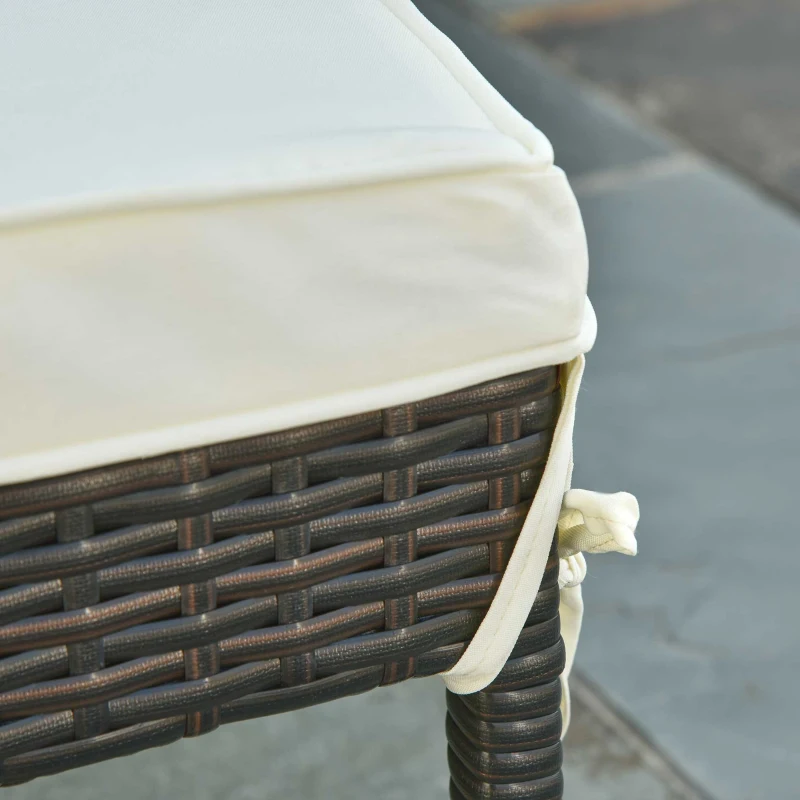 Outsunny 3pz Componibile 2 Lettino Prendisole da Giardino (60 x 195 x 86cm) e 1 Tavolino (121 x 40 x 50cm) Rattan con Materassini, Marrone e Bianco Crema