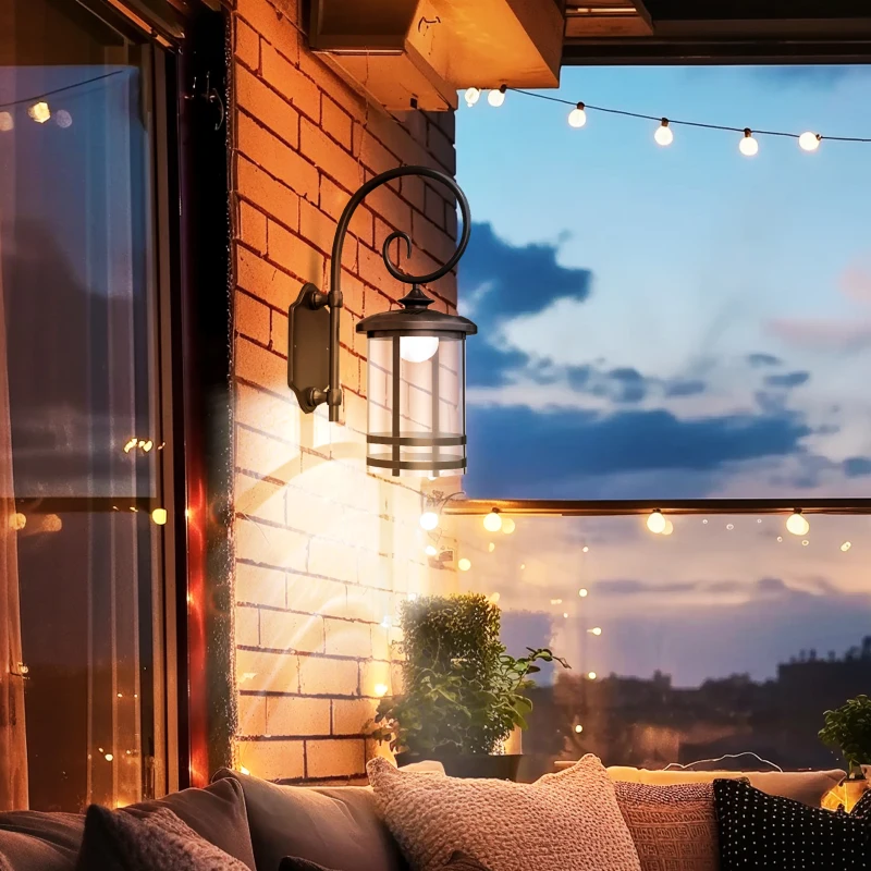 Outsunny Lampada da Esterno con Pannello Solare, Impermeabile IP44 e Accensione Automatica, Nero