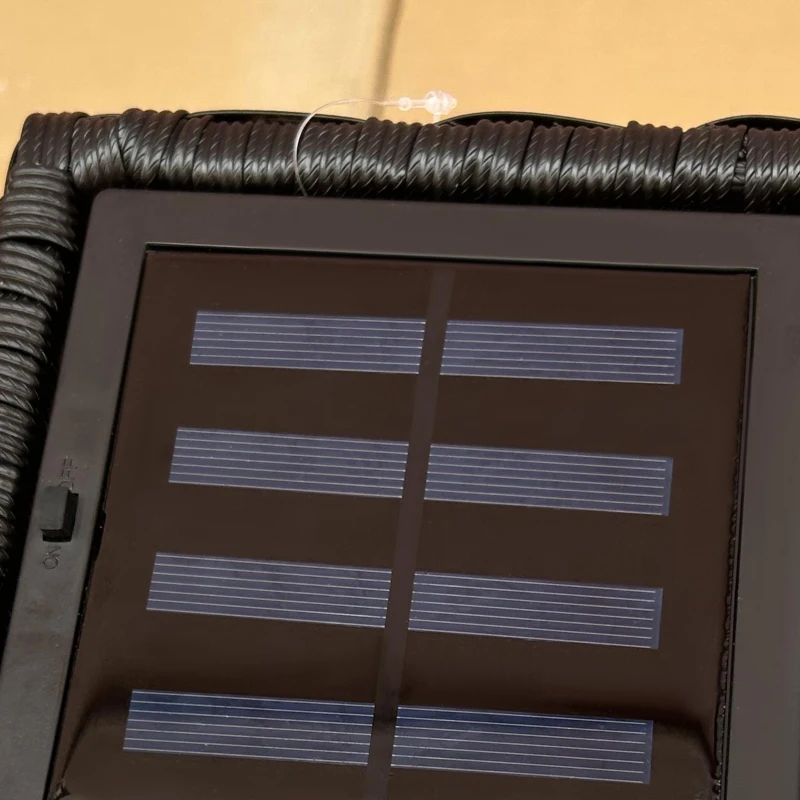 Outsunny Außenleuchte mit Solarmodul, Einschaltautomatik, 8 h Betriebszeit, Rattanoptik, Stahl, 15,5 x 15,5 x 46 cm, Schwarz