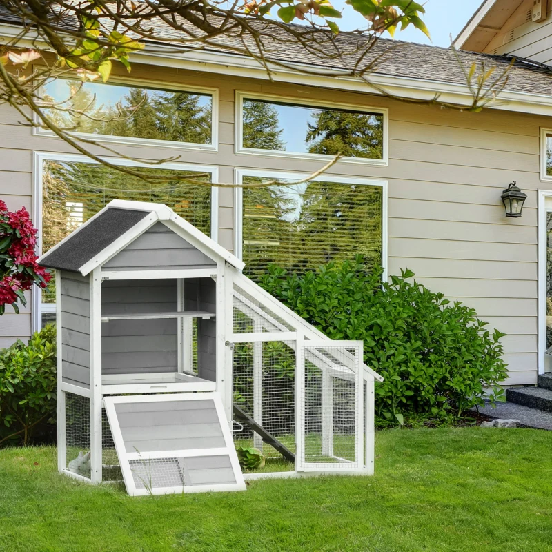 PawHut Conigliera in Legno con Area Aperta e Rampa, Gabbia per Conigli con Fondo Estraibile e Porte, 140x65x120 cm, Grigia