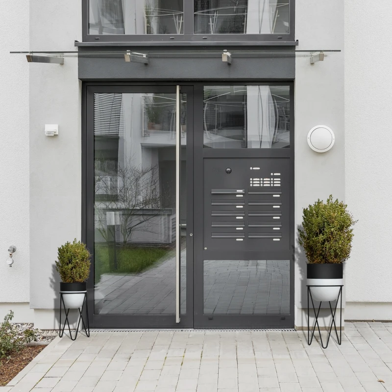 Outsunny Fioriera Set di 2 Pezzi con Supporto di Metallo per Arredamento Interni ed Esterni Nera