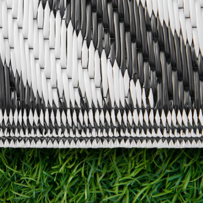 Outsunny Outdoor Rug Reversible Mat Plastic Straw Rug Portable RV Camping Mat for Garden Deck Picnic Indoor, 121 x 182 cm (4 x 6 ft), Black & White