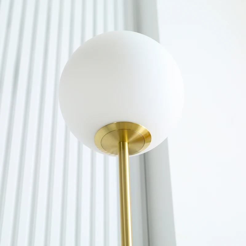 HOMCOM Lampadaire métal Lampadaire sur pied salon doré avec 2 Têtes abat-jours globe blanc verre dépoli - 25W - 33 x 25 x 155,5 cm