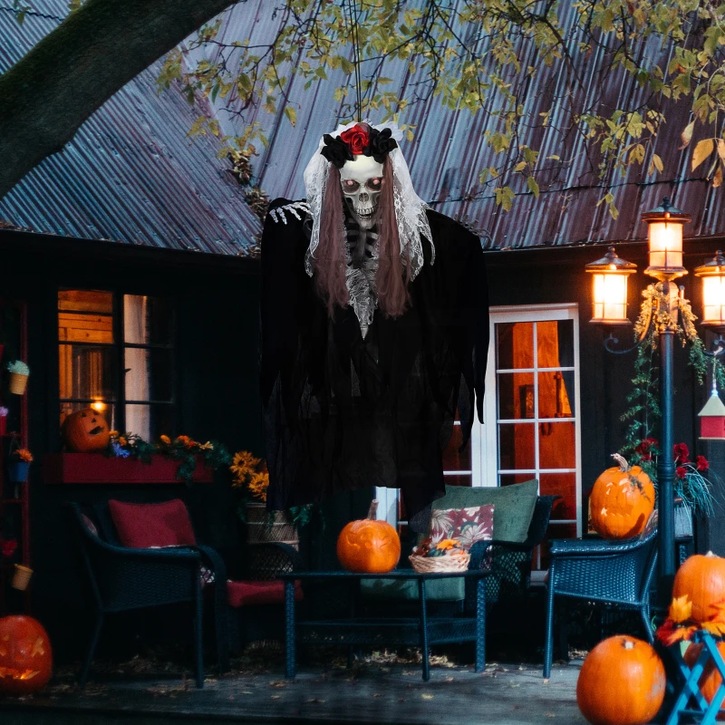 HOMCOM Halloween-Dekoration Skelettbraut, LED-Augen, heult, dreht sich, Geräusch- & Bewegungssensor, 100 cm