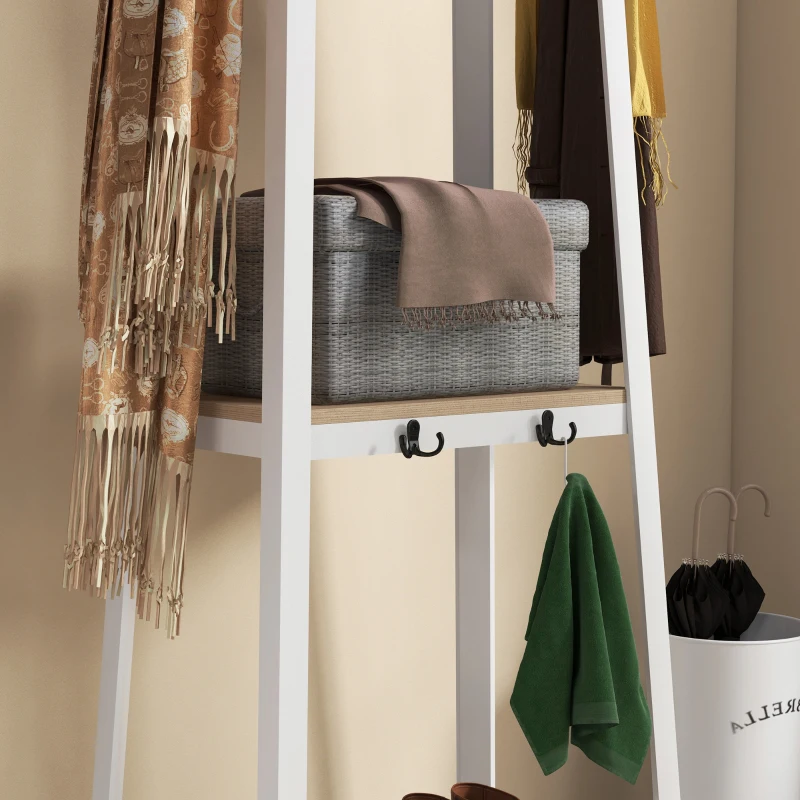 HOMCOM Perchero de Pie con 3 Estantes Perchero para Ropa con 6 Ganchos y Estantes de Almacenaje 61x41x165 cm Natural y Blanco