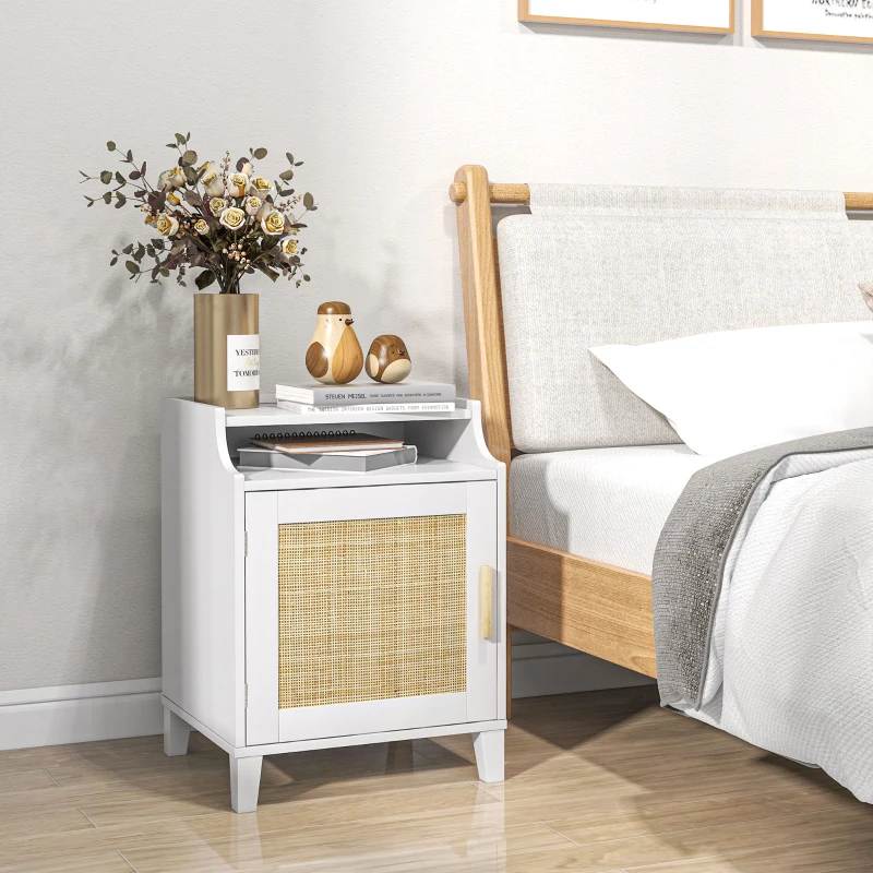 HOMCOM Table de chevet table de nuit avec placard porte rotin tissé + niche design bohème 45 x 40 x 61 cm naturel blanc