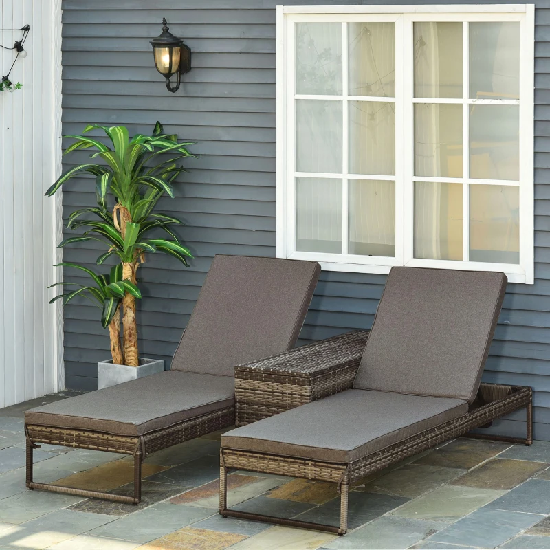 Outsunny dreiteiliges Set Sonnenliege mit verstellbarer Rücklehne Garten Liege Teetisch Flammhemmende Polsterung Metall PE-Rattan Polyester Grau 195 x 60 x 86 cm