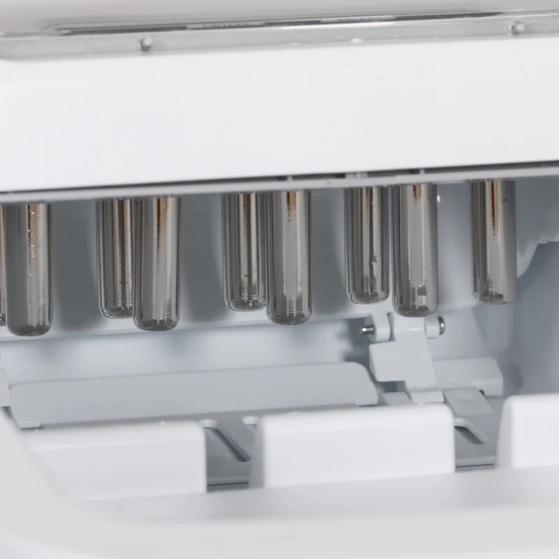 HOMCOM Machine à glaçons autonettoyante, 12kg en 24h, 9 glaçons en 8 minutes, ice maker Portable Avec cuillère et panier, capacité réservoir eau 1,8 L, pour la maison/cuisine/camping, PP argenté