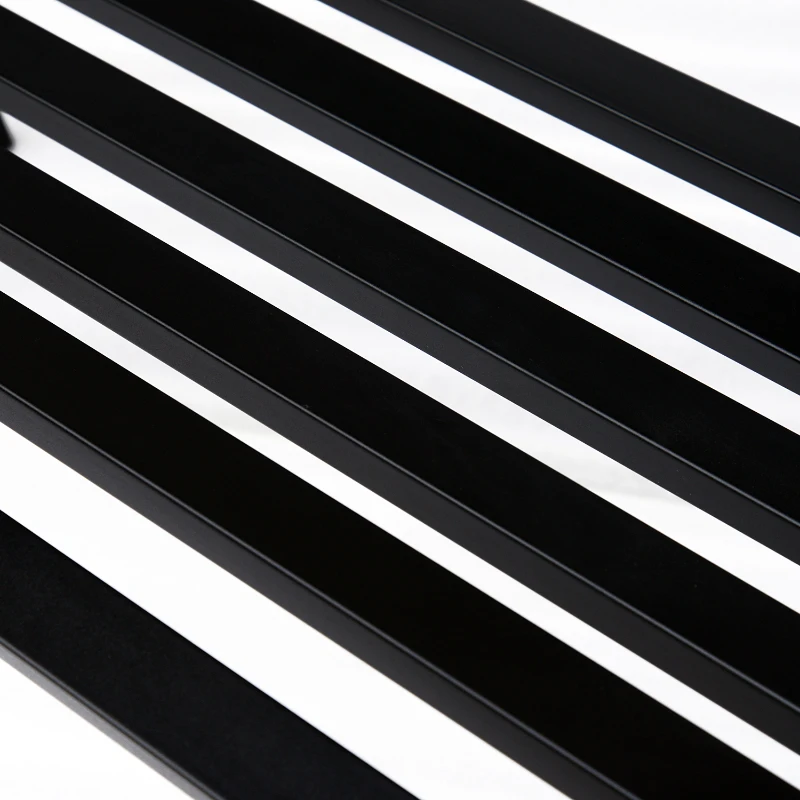 Outsunny Panchina da Esterno Panca da Giardino Max 240kg Metallo 127 × 60 × 85cm Nero