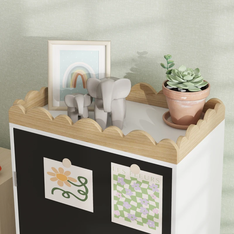 AIYAPLAY Meuble rangement enfant, rangement jouet enfant avec porte en tableau noir, 3 casiers et plateau supérieur, blanc