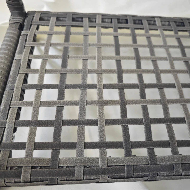 Outsunny Table d'appoint de jardin table basse rectangulaire en résine tressée plateau verre trempé dim. 80L x 30l x 40H cm gris