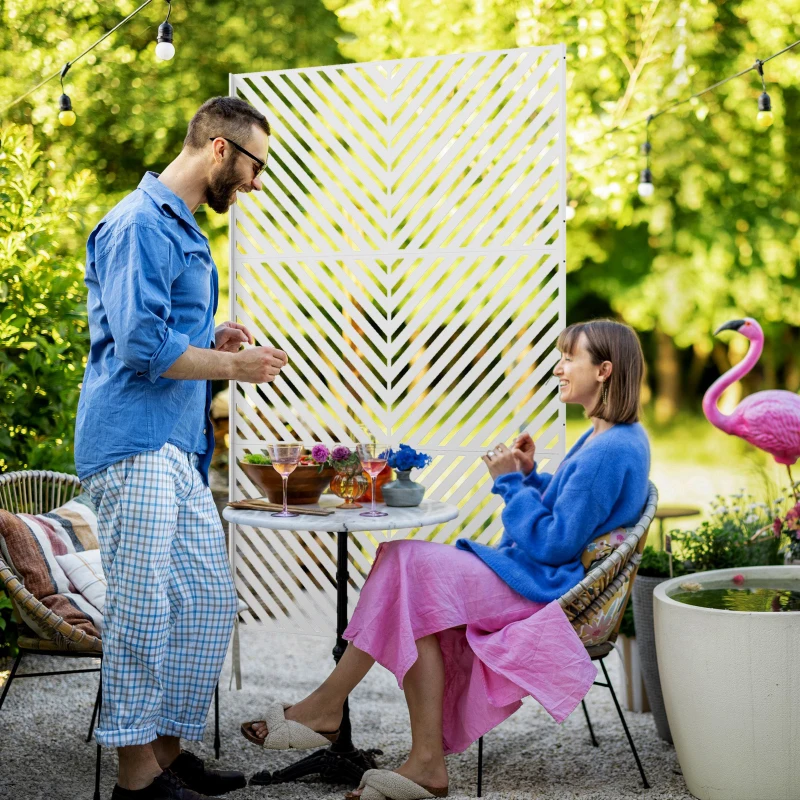 Outsunny Separador de Ambientes Exterior con 3 Piezas Patrón de Triángulo Invertido con Marco de Acero 122x45x198 cm Blanco