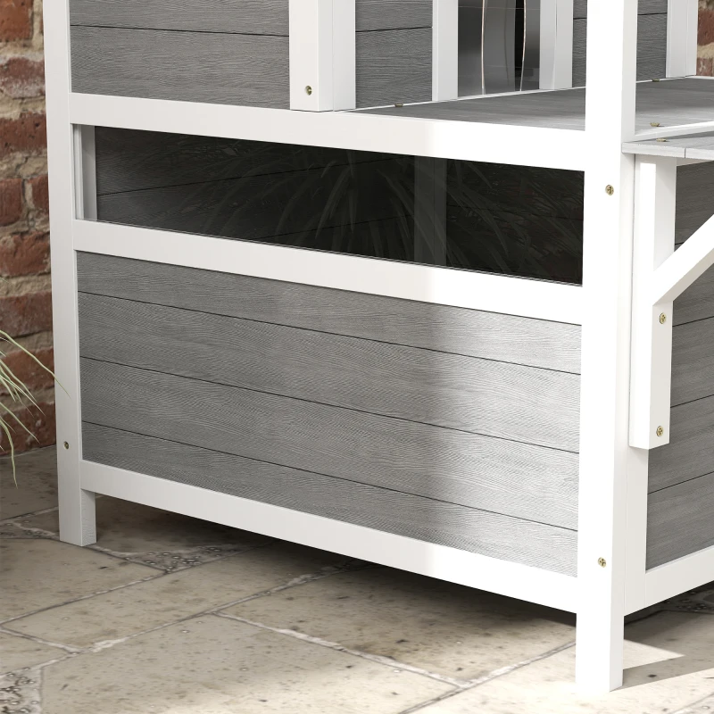 PawHut Caseta para Gatos de Madera de 2 Niveles con Techo Asfáltico Ventana y Puerta con Cortina 64x87x76 cm Gris Claro