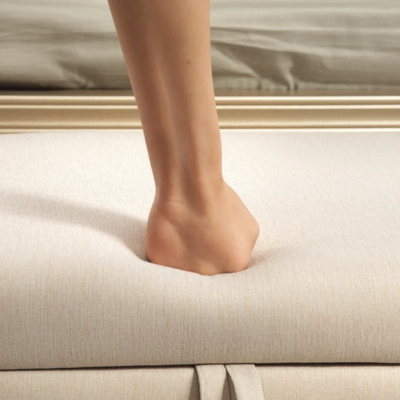 HOMCOM Banco de Pé de Cama de Linho com Dobradiças na Tampa Pés de Madeira e Apoio para os Braços 146,5x49x74,5 cm Bege
