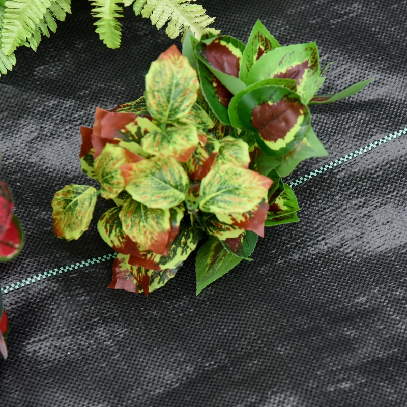 Outsunny Toiles de paillage - Toile anti mauvaises herbes - toile de paillage anti mauvaises herbes 100 g/m² - indéchirable perméable à l'eau anti UV dm. 50L x 1l m- PP noir vert