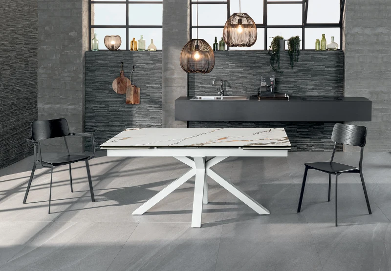 E-STYLO Tavolo allungabile con top in ceramica marmo bianco calacatta e vetro temperato, gambe in metallo verniciato bianco, 90cm X 160/240cm H.76cm