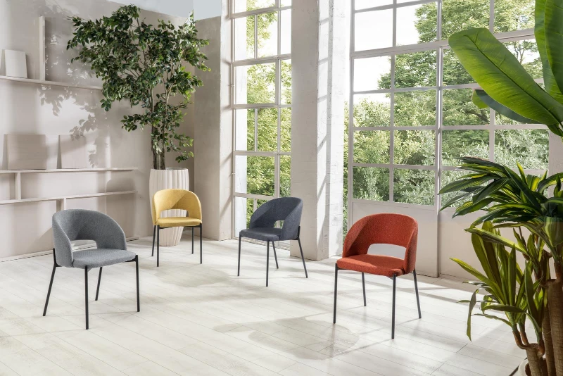 E-STYLO Set di 2 sedie in tessuto grigio chiaro con gambe in metallo antracite, imbottita, 52cm X 55.5cm H.78.5cm