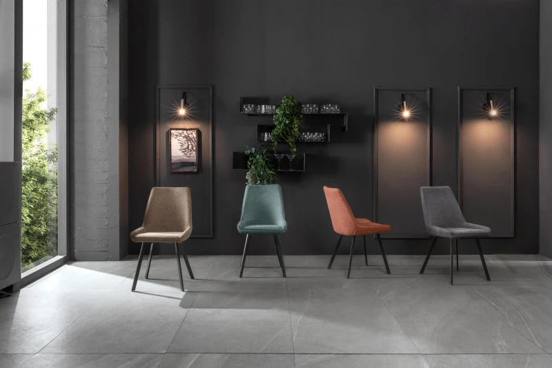 E-STYLO Set di 4 sedie da pranzo in microfibra ruggine con gambe e struttura in metallo nero, 48cm X 60cm H.87cm