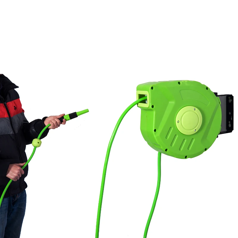 Outsunny Carrete para Mangueira 10m+1m Enrolador de Mangueira Montado na Parede Enrolador Automático 180º Giratório 35,5x11,x5x27,5cm Verde