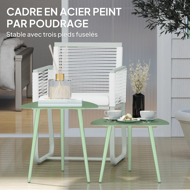 Outsunny Lot de 2 tables basses de jardin, tables d'appoint gigognes triangulaires, cadre en acier patins ajustables vert clair