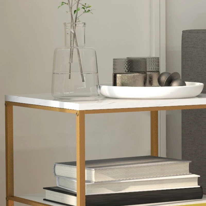 HOMCOM Mesa auxiliar mesa auxiliar con 2 estantes efecto mármol y estructura de metal dorado 44x40x54,5 cm