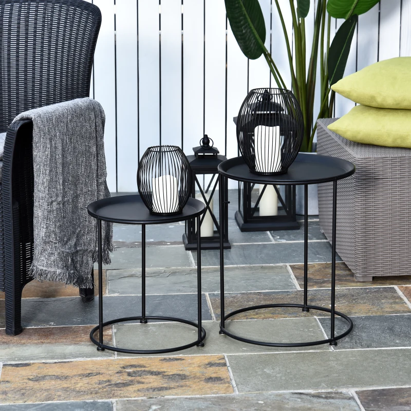 Outsunny Beistelltisch, 2er Set, Gartentisch Couchtisch, Kaffeetisch mit erhöhten Kanten, Wohnzimmer, Metall Schwarz, Ø33/Ø39 x H39/49 cm