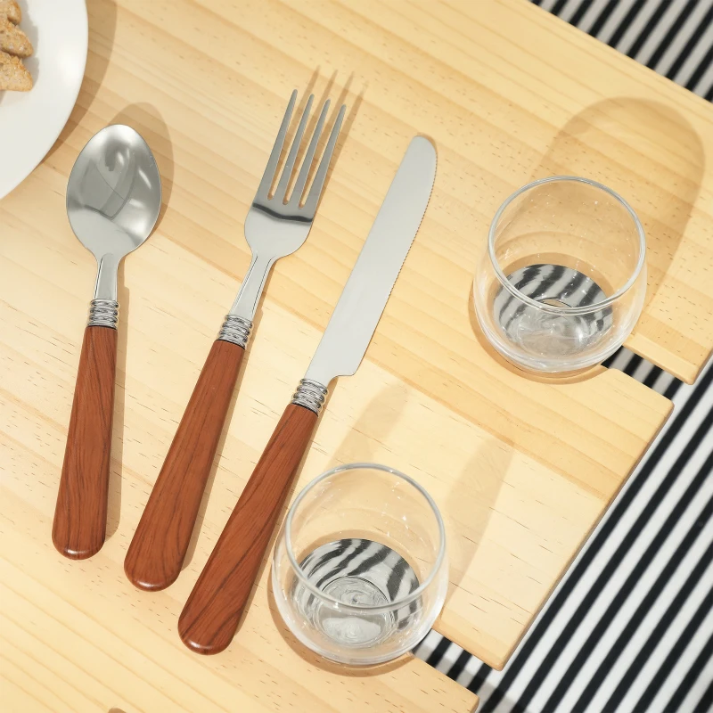 Outsunny Cesta da Pic Nic per 4 Persone con Tavolino e Cavatappi, in Vimini, 51x33x25 cm, Marrone Chiaro