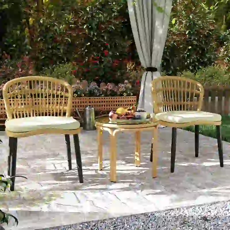 Outsunny Table d'appoint en résine tressée ronde, table basse de jardin avec plaque verre, facile à nettoyer Ø 50 x 44 cm, jaune