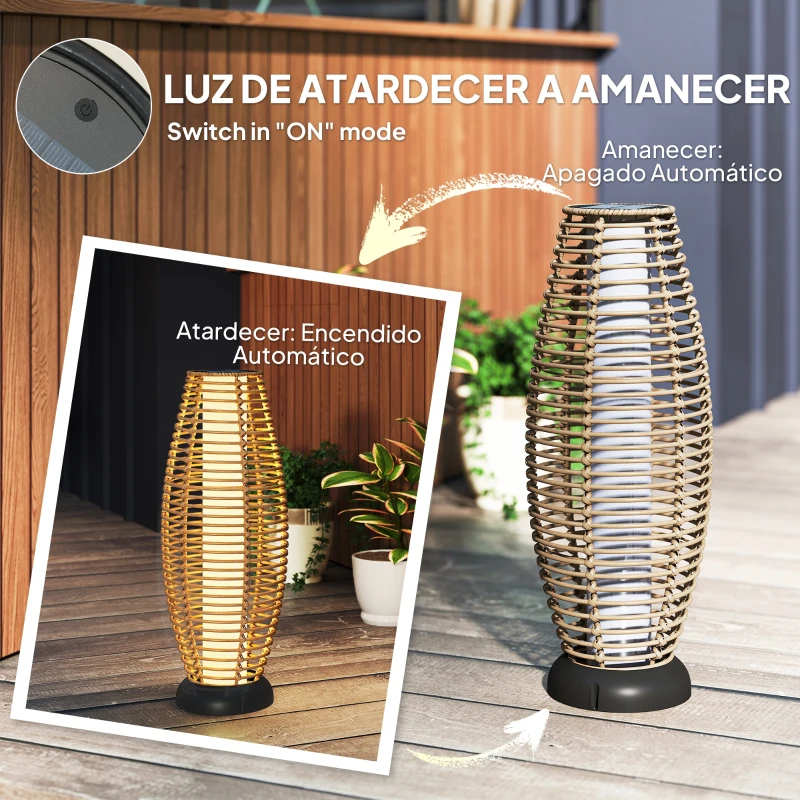 Outsunny Lámpara Solar de Jardín de Ratán Sintético con Luces LED Encendido y Apagado Automático Impermeable Ø26x72 cm Natural