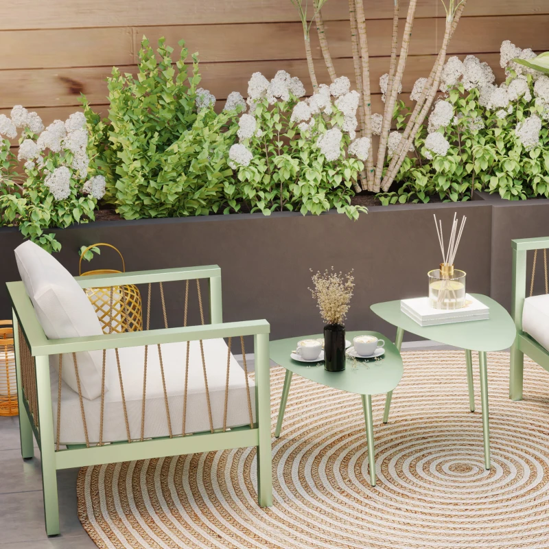 Outsunny Set aus 2 Garten-Couchtischen, dreieckige Nesting-Beistelltische, Stahlrahmen verstellbare Fußkappen hellgrün