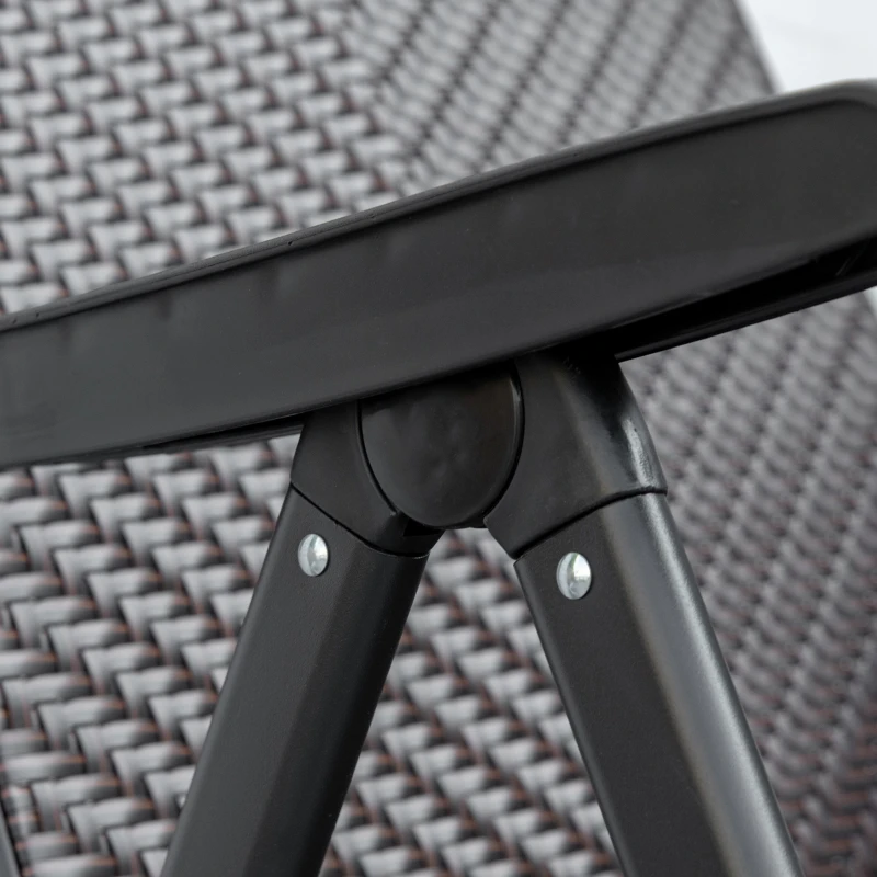 Outsunny Set mit 2 klappbaren Gartenstühlen aus PE-Rattan, 7-fach verstellbare Rückenlehne, 71x58x111cm