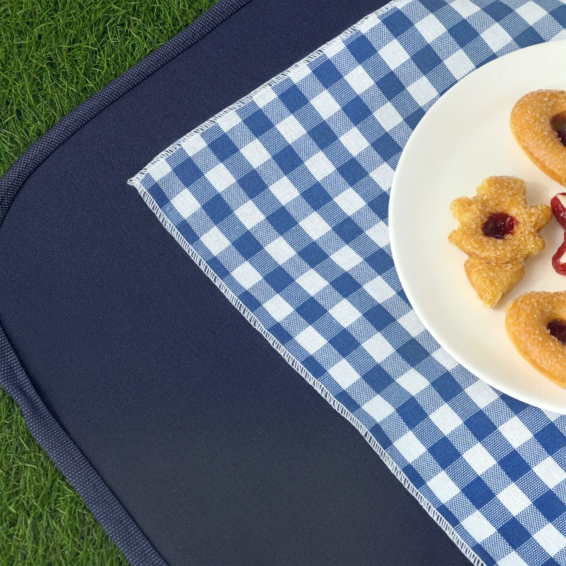 Outsunny Coș de Picnic pentru 4 Persoane cu Zonă Frigorifică și Accesorii 54x34x20 cm