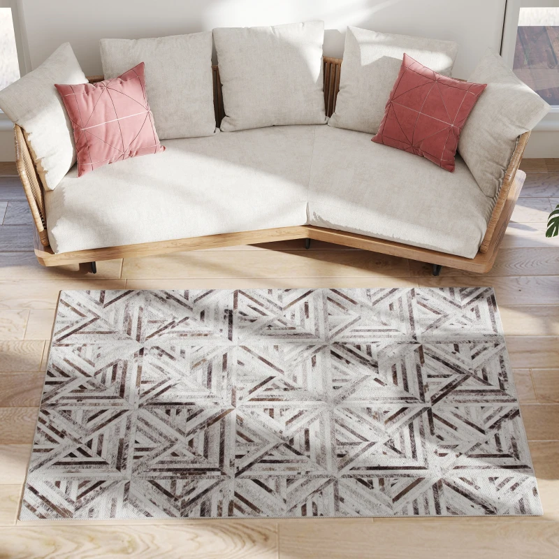 HOMCOM Modern Area Rug, Triangle Pattern Non-Slip Washable Rug, Chenille Floor Carpet for Living Room, Bedroom, Dining Room, Home Office, 170 x 120 cm, Brown