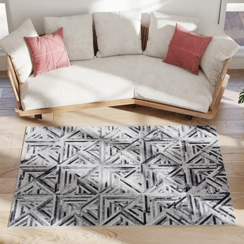 HOMCOM Modern Area Rug, Triangle Pattern Non-Slip Washable Rug, Chenille Floor Carpet for Living Room, Bedroom, Dining Room, Home Office, 170 x 120 cm, Black