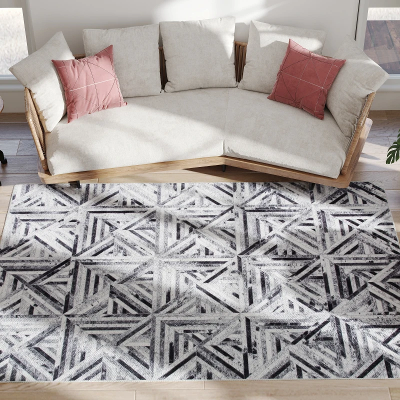 HOMCOM Modern Area Rug, Triangle Pattern Non-Slip Washable Rug, Chenille Floor Carpet for Living Room, Bedroom, Dining Room, Home Office, 230 x 160 cm, Black