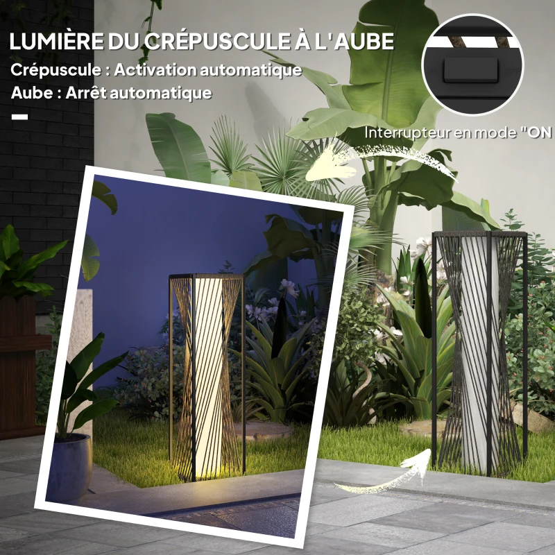 Outsunny Lampadaire solaire extérieur en résine tressée, lampadaire sans fil rechargeable avec capteur de lumière, 77 cm, gris