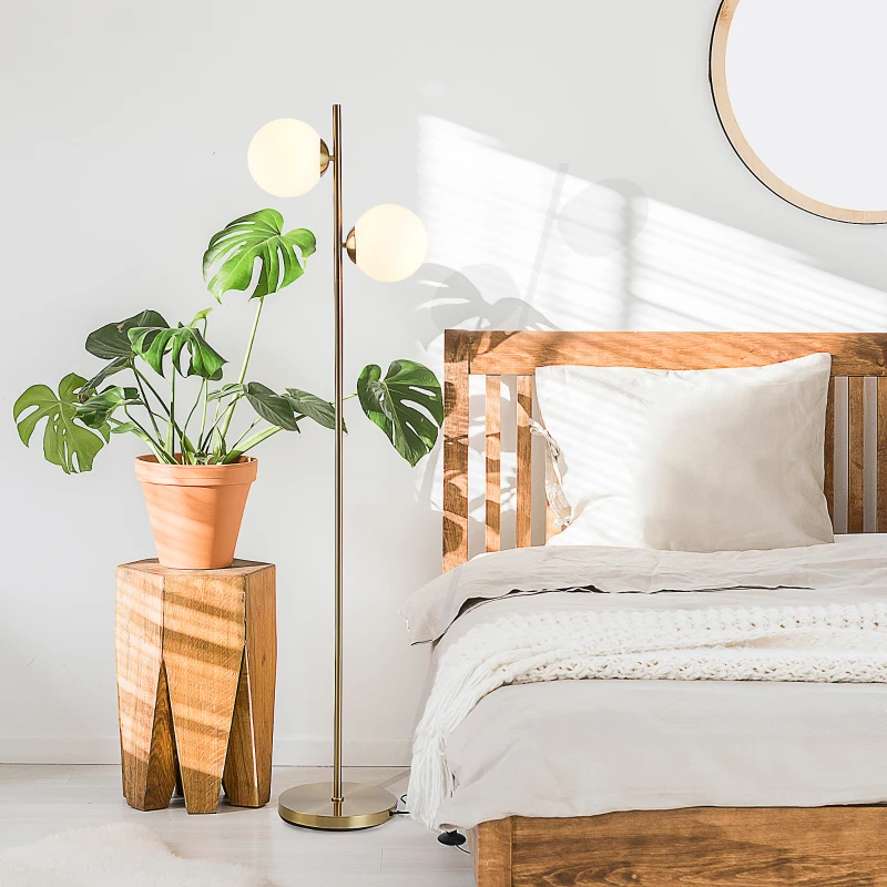 HOMCOM Lampadaire design lampadaire sur pied salon néo-rétro 2 Têtes boules max. 40 W métal doré