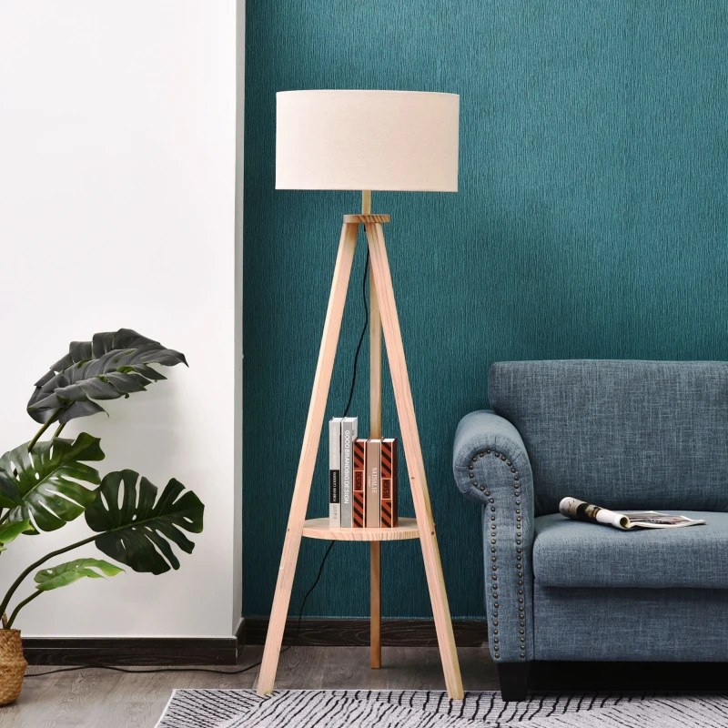 HOMCOM Lámpara de Pie Tipo Trípode con Estructura de Madera Natural y Pantalla de Tela Beige con Estante Integrado 50x50x154 cm
