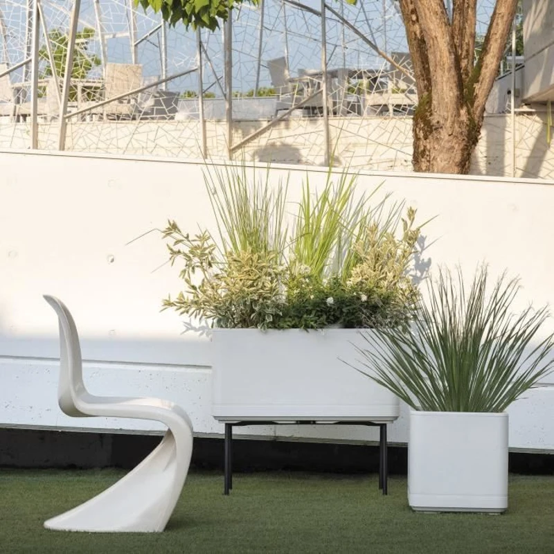 DEROMA Pot de fleurs Cube Cosmo -  38 x h39 cm - Perle -  A réserve d'eau - Roulettes