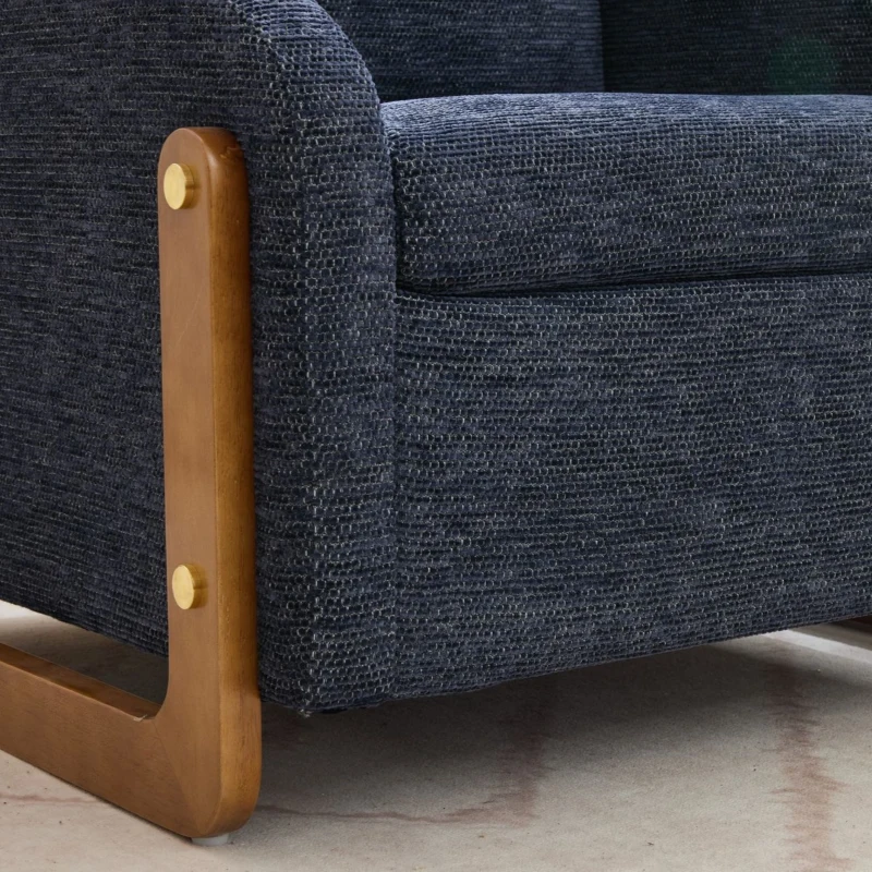 Fauteuil au style moderne pour salon, avec accoudoirs en bois et coussin de dossier, tissu chenille, 73,5x73,5x73,5 cm, Bleu