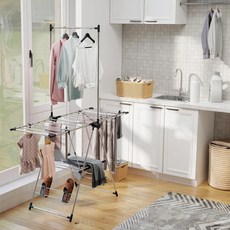 HOMCOM Séchoir Vertical Pliable avec Ailes Ajustables 4 Supports pour Chaussures Barre et Etagère 139x62,5x201 cm Argent