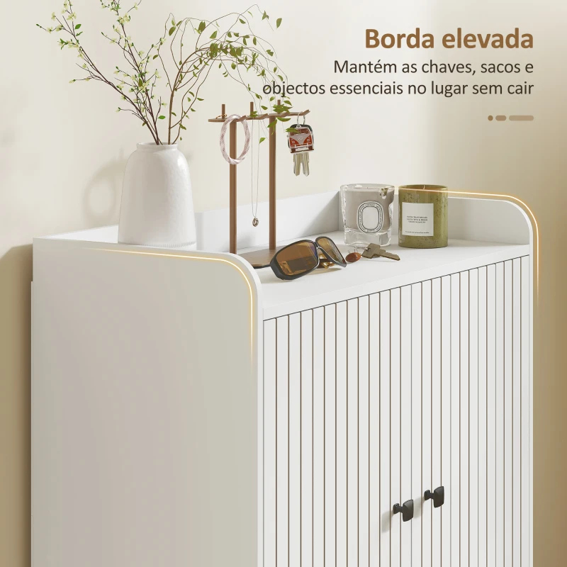 HOMCOM Sapateira de 2 Portas em Ripas Sapateira para Entrada com Prateleiras Ajustáveis Compartimento Aberto para 15 Pares de Sapatos 75x35x97 cm Branco