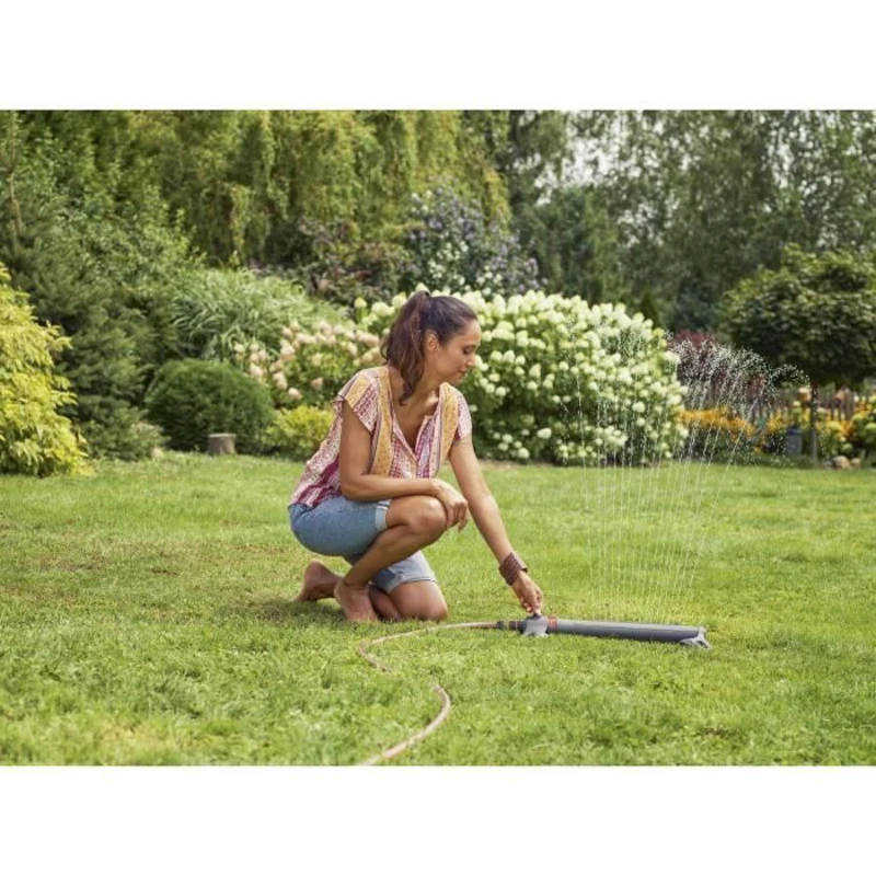 Arroseur oscillant AquaZoom M - GARDENA - Surface 250m² - Portée 18m max - Résistant UV et gel - Garantie 5 ans