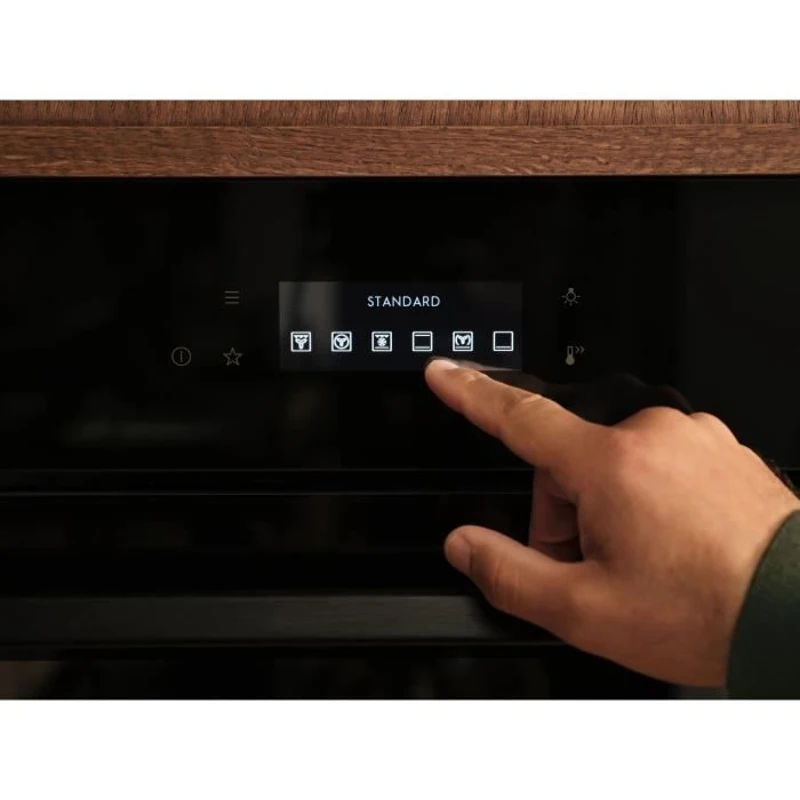 Four Pyrolyse - Chaleur tournante pulsée - ELECTROLUX EOF8P08X - 99 recettes automatiques - Interface tactile - Porte froide